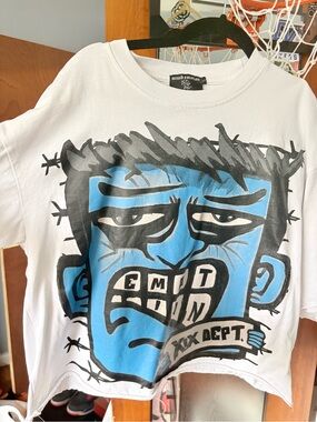 mixed emotion White Short Sleeve Graphic Tee with Blue Face Print